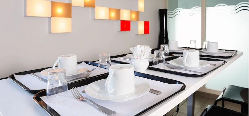 Residhome Carrieres La Defense Bagian luar foto
